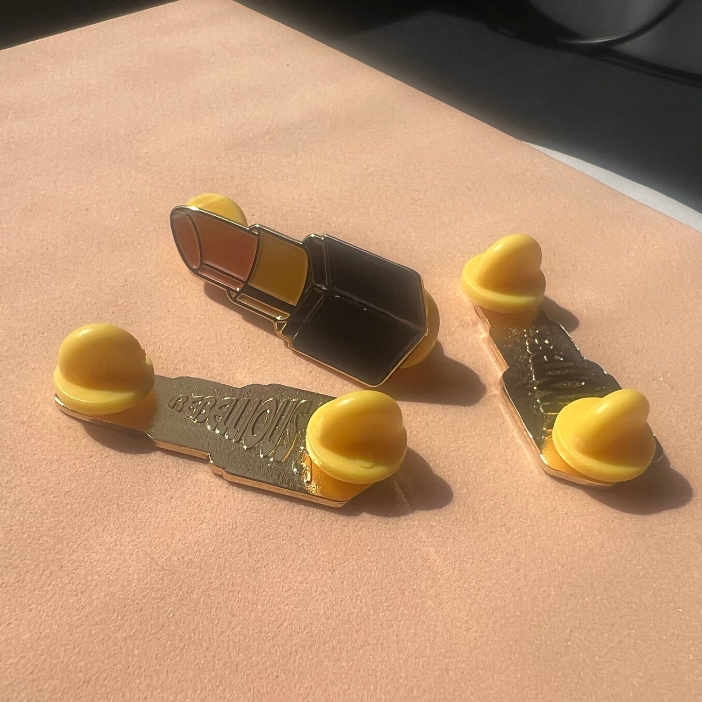 Nude Lippie Enamel Pin